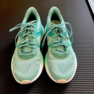 Lululemon Blissfeel running shoe sz 9